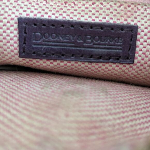 Dooney and Bourke Alligator Print small handbag - Picture 9 of 10